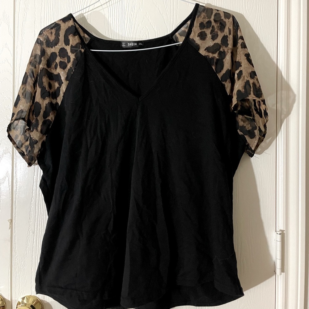 SHEIN BLACK SHIRT CHEETAH PRINT SLEEVE